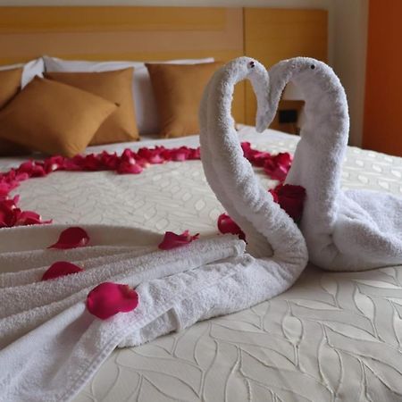 Hotel Golden Coral ตุลกัน ภายนอก รูปภาพ